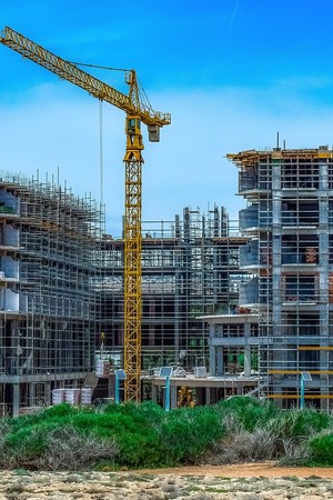 Zrychlení výstavby nevyřeší bytovou krizi. Jaká je aktuální situace s nemovitostmi a jak se bude vyvíjet realitní trh v roce 2024?
